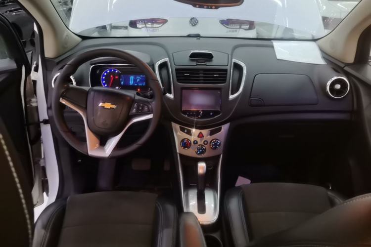 Used Chevrolet Trax 2014 1.4T Automatic Two-Wheel Drive Luxury Model Center Console