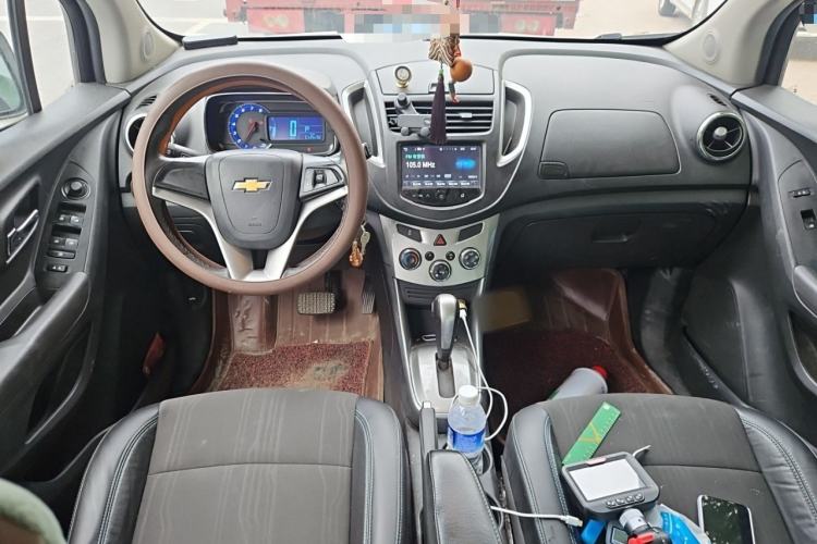 Used Chevrolet Trax 2014 1.4T Automatic Two-Wheel Drive Luxury Model Center Console