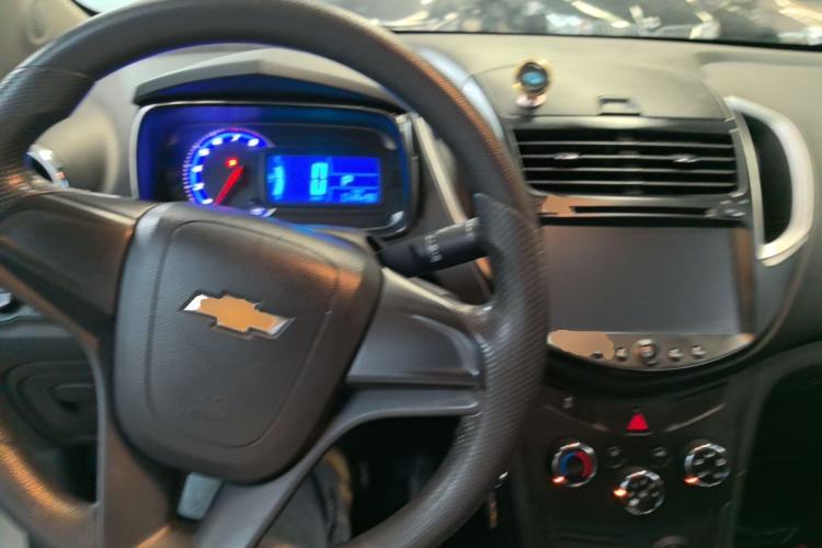 Used Chevrolet Trax 2014 1.4T Automatic Two-Wheel Drive Comfort Version Center Console
