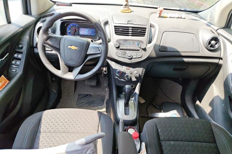 Used Chevrolet Trax 2014 1.4T Automatic Two-Wheel Drive Comfort Version Center Console