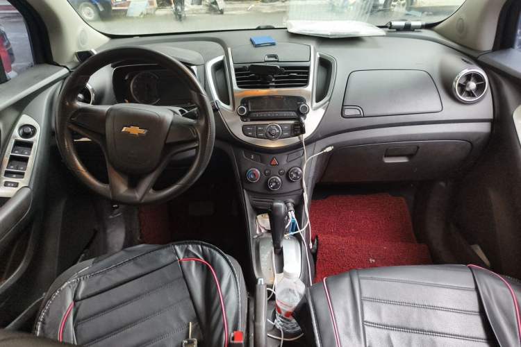 Used Chevrolet Trax 2014 1.4T Automatic Two-Wheel Drive Comfort Version Center Console
