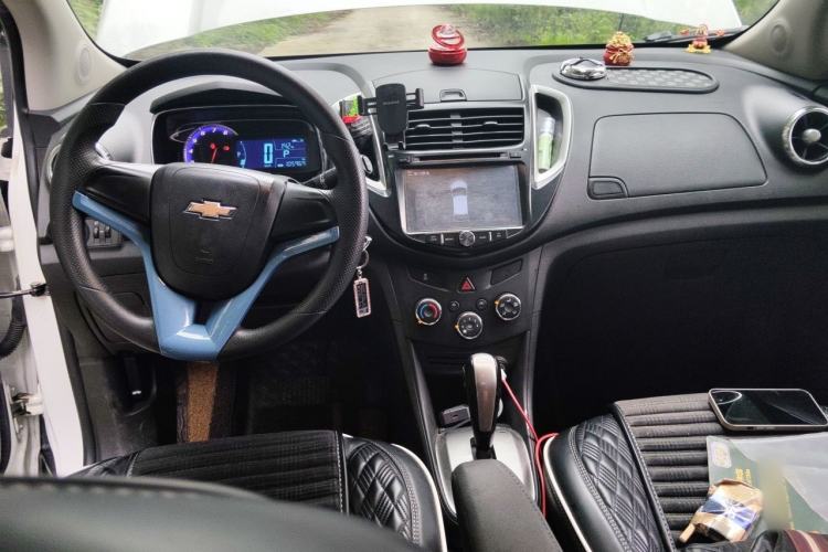 Used Chevrolet Trax 2014 1.4T Automatic Two-Wheel Drive Comfort Version Center Console