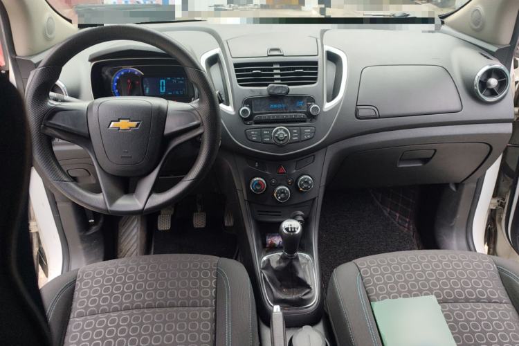 Used Chevrolet Trax 2014 1.4T Manual Two-Wheel Drive Comfort Model Center Console