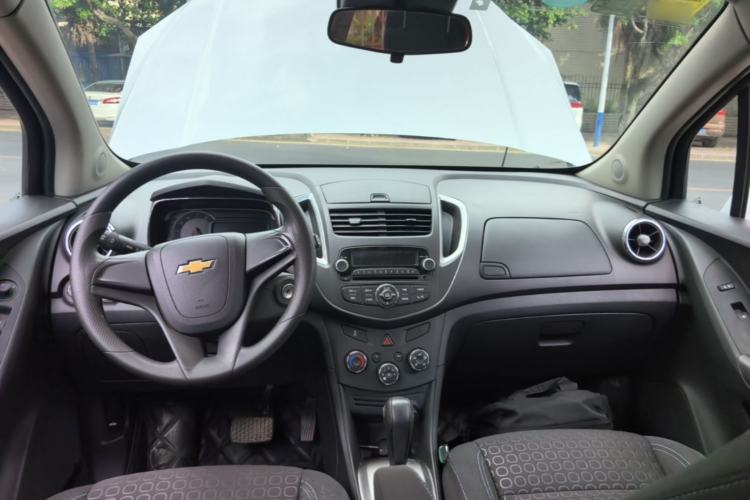 Used Chevrolet Trax 2014 1.4T Automatic Two-Wheel Drive Comfort Version Center Console
