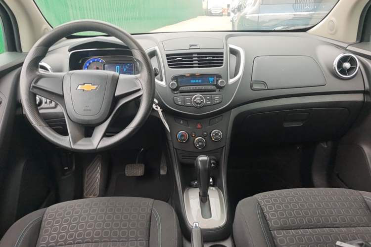 Used Chevrolet Trax 2014 1.4T Automatic Two-Wheel Drive Comfort Version Center Console