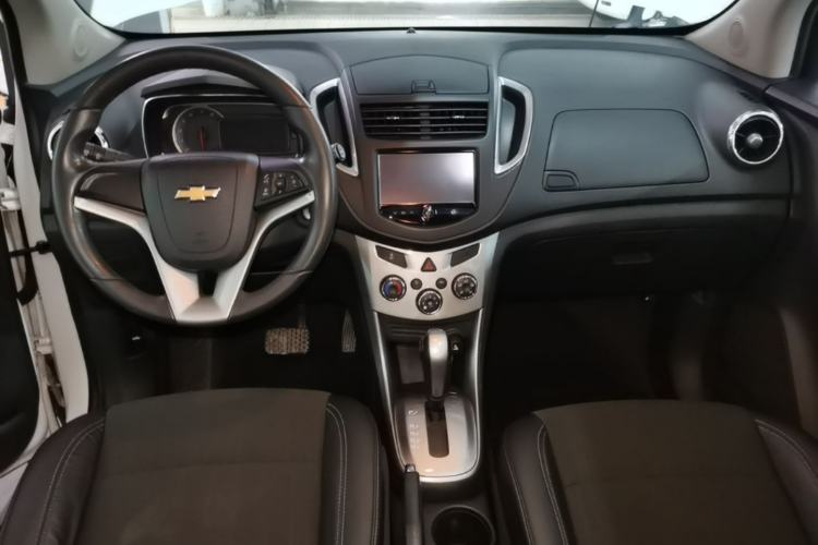 Used Chevrolet Trax 2014 1.4T Automatic Two-Wheel Drive Luxury Model Center Console