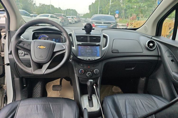 Used Chevrolet Trax 2014 1.4T Automatic Two-Wheel Drive Comfort Version Center Console