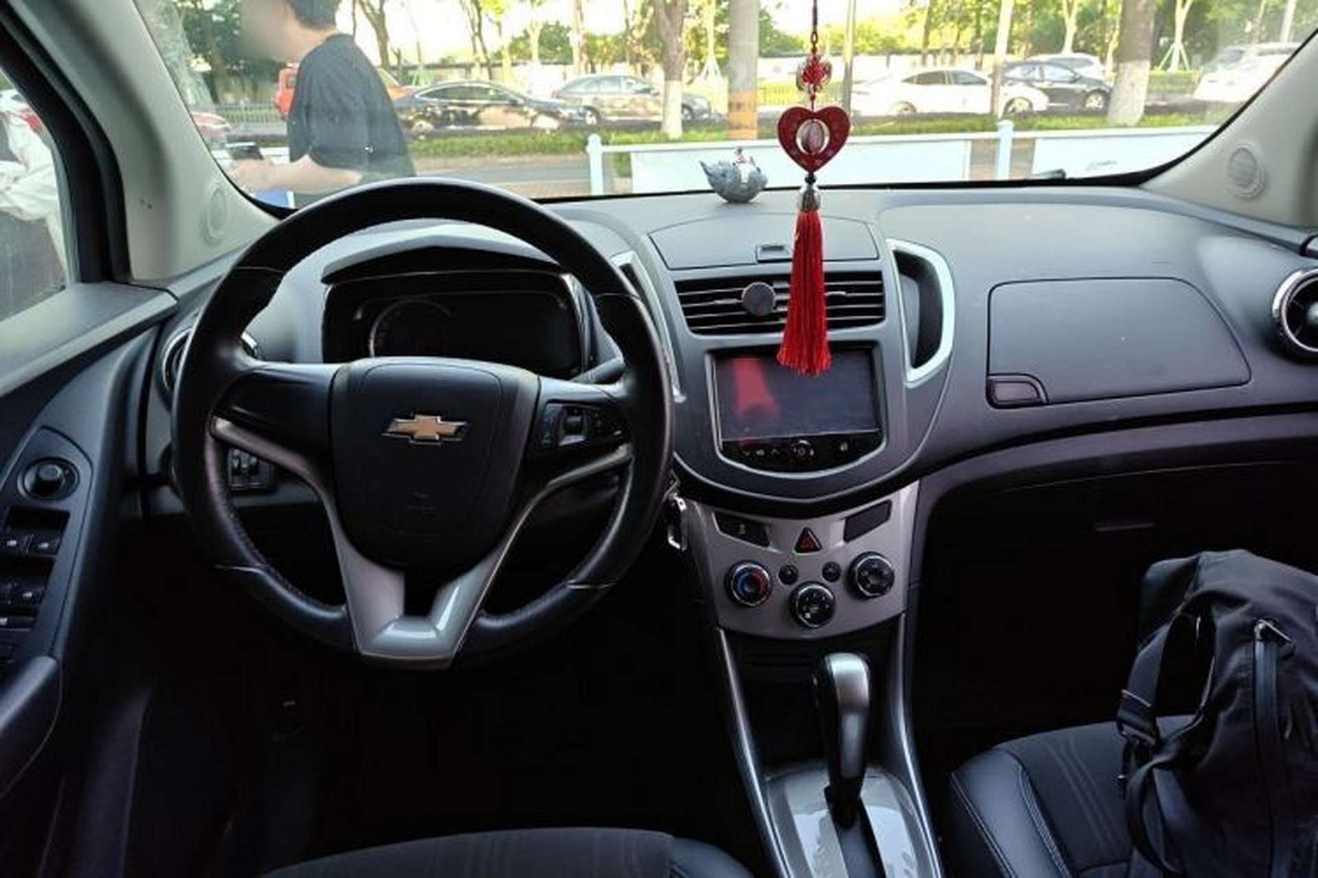 Used Chevrolet Trax 2014 1.4T Automatic Two-Wheel Drive Luxury Model Center Console
