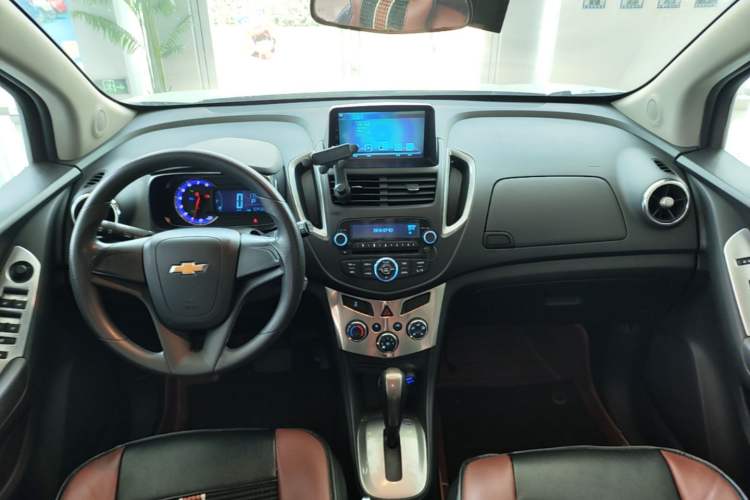 Used Chevrolet Trax 2014 1.4T Automatic Two-Wheel Drive Comfort Version Center Console