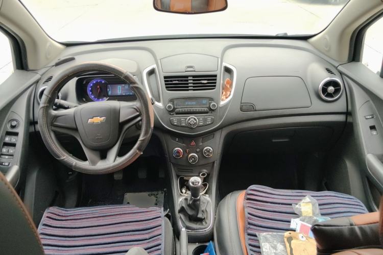 Used Chevrolet Trax 2014 1.4T Manual Two-Wheel Drive Comfort Model Center Console