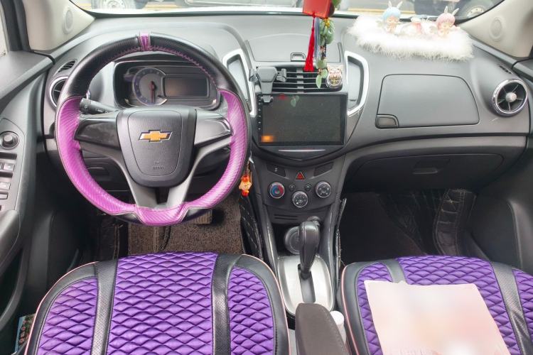 Used Chevrolet Trax 2014 1.4T Automatic Two-Wheel Drive Comfort Version Center Console