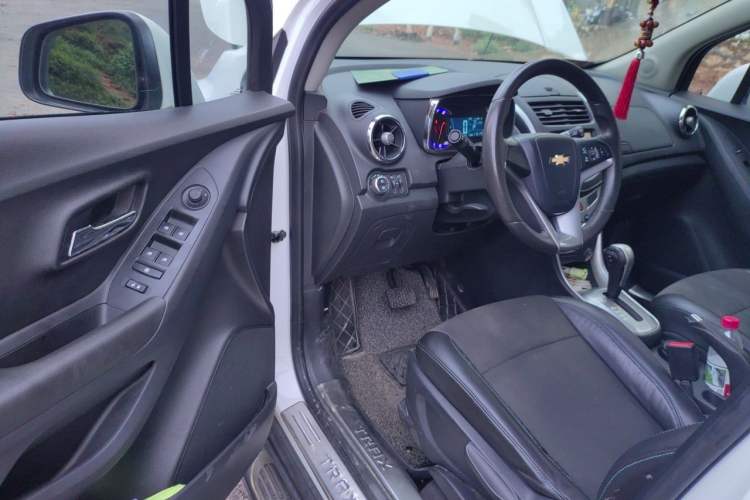 Used Chevrolet Trax 2014 1.4T Automatic Two-Wheel Drive Luxury Model Driver Seat