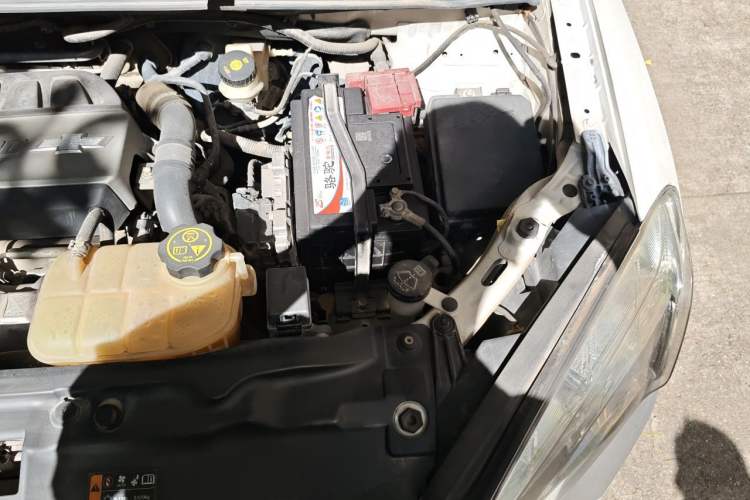 Used Chevrolet Trax 2014 1.4T Automatic Two-Wheel Drive Luxury Model Engine Bay Left