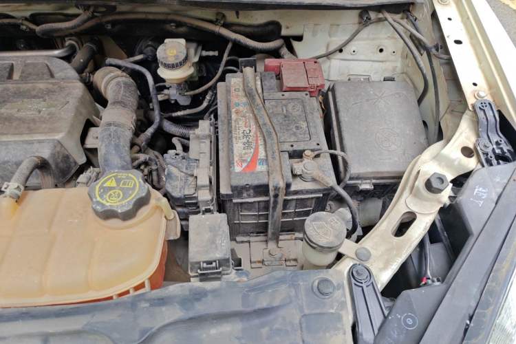 Used Chevrolet Trax 2014 1.4T Automatic Two-Wheel Drive Comfort Version Engine Bay Left