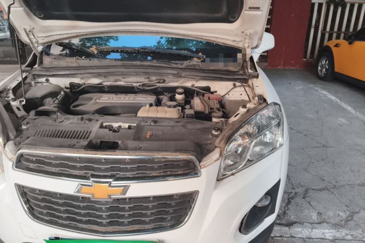 Used Chevrolet Trax 2014 1.4T Automatic Two-Wheel Drive Luxury Model Engine Bay Left
