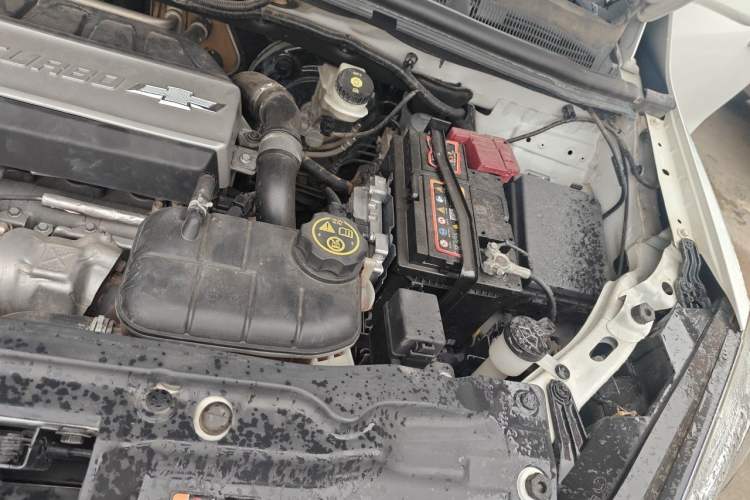 Used Chevrolet Trax 2014 1.4T Automatic Two-Wheel Drive Luxury Model Engine Bay Left