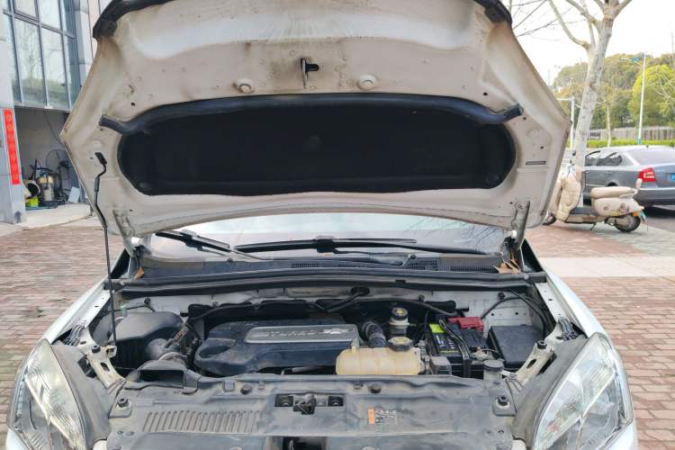 Used Chevrolet Trax 2014 1.4T Automatic Two-Wheel Drive Comfort Version Engine Bay