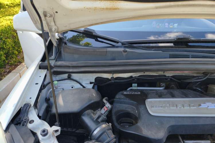 Used Chevrolet Trax 2014 1.4T Automatic Two-Wheel Drive Comfort Version Engine Bay Right