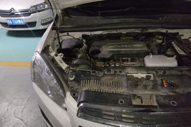 Used Chevrolet Trax 2014 1.4T Automatic All-Wheel Drive Flagship Version Engine Bay Right