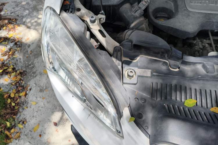 Used Chevrolet Trax 2014 1.4T Automatic Two-Wheel Drive Comfort Version Engine Bay Right