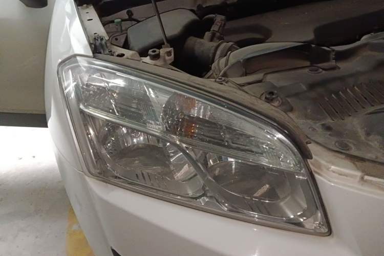 Used Chevrolet Trax 2014 1.4T Manual Two-Wheel Drive Comfort Model Engine Bay Right