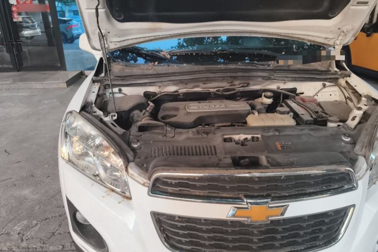 Used Chevrolet Trax 2014 1.4T Automatic Two-Wheel Drive Luxury Model Engine Bay Right