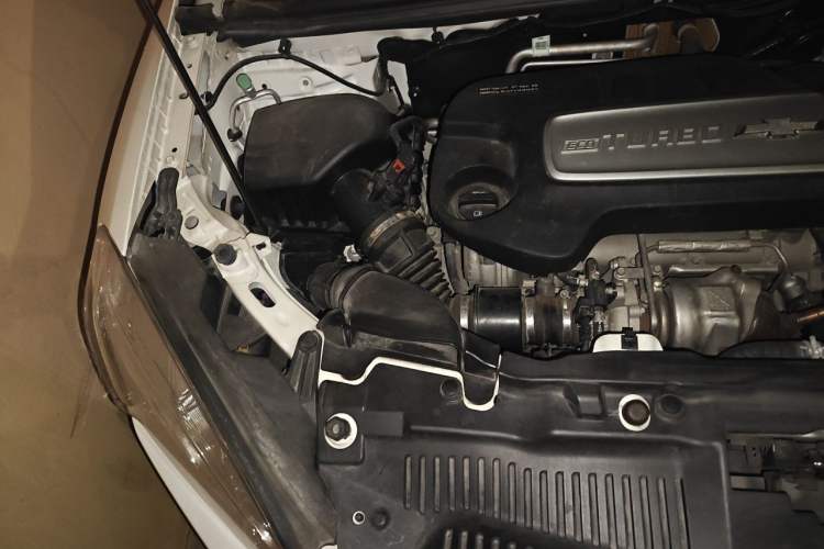 Used Chevrolet Trax 2014 1.4T Automatic Two-Wheel Drive Luxury Model Engine Bay Right
