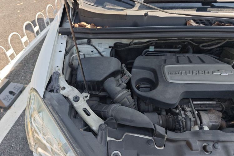Used Chevrolet Trax 2014 1.4T Automatic Two-Wheel Drive Comfort Version Engine Bay Right
