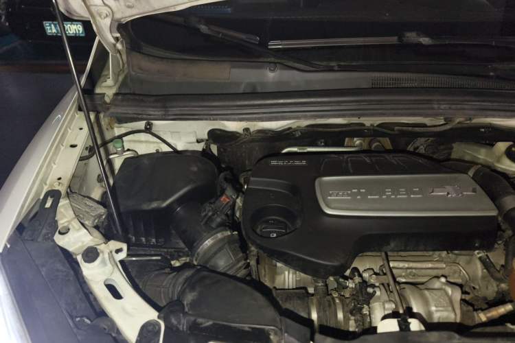 Used Chevrolet Trax 2014 1.4T Automatic Two-Wheel Drive Luxury Model Engine Bay Right
