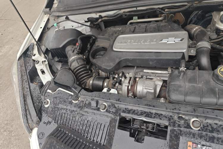 Used Chevrolet Trax 2014 1.4T Automatic Two-Wheel Drive Luxury Model Engine Bay Right