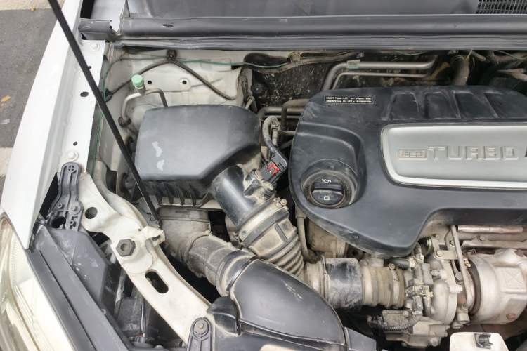 Used Chevrolet Trax 2014 1.4T Automatic Two-Wheel Drive Comfort Version Engine Bay Right