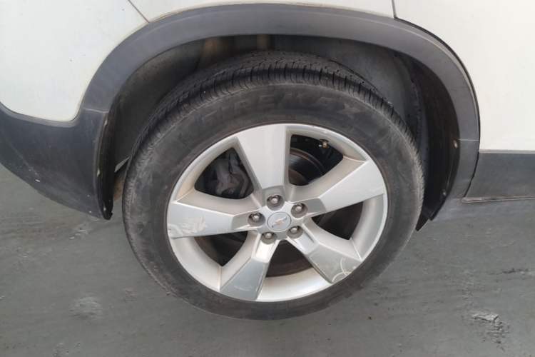 Used Chevrolet Trax 2014 1.4T Automatic Two-Wheel Drive Luxury Model Exterior 2