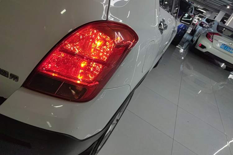 Used Chevrolet Trax 2014 1.4T Automatic Two-Wheel Drive Luxury Model Exterior 3