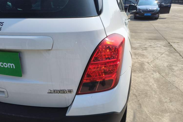 Used Chevrolet Trax 2014 1.4T Automatic Two-Wheel Drive Luxury Model Exterior 3