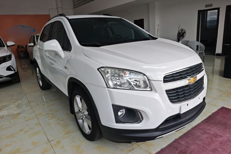 Used Chevrolet Trax 2014 1.4T Automatic Two-Wheel Drive Luxury Model Front Right 45 Deg