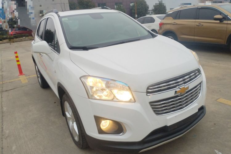 Used Chevrolet Trax 2014 1.4T Automatic All-Wheel Drive Flagship Version Front Right 45 Deg