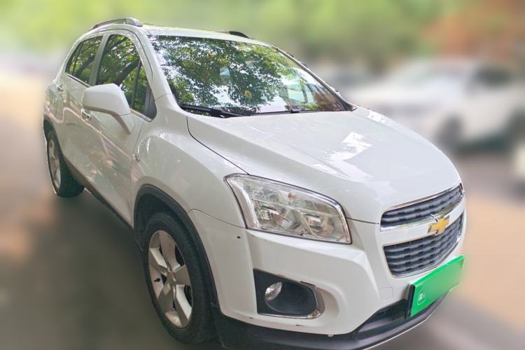 Used Chevrolet Trax 2014 1.4T Automatic All-Wheel Drive Flagship Version Front Right 45 Deg