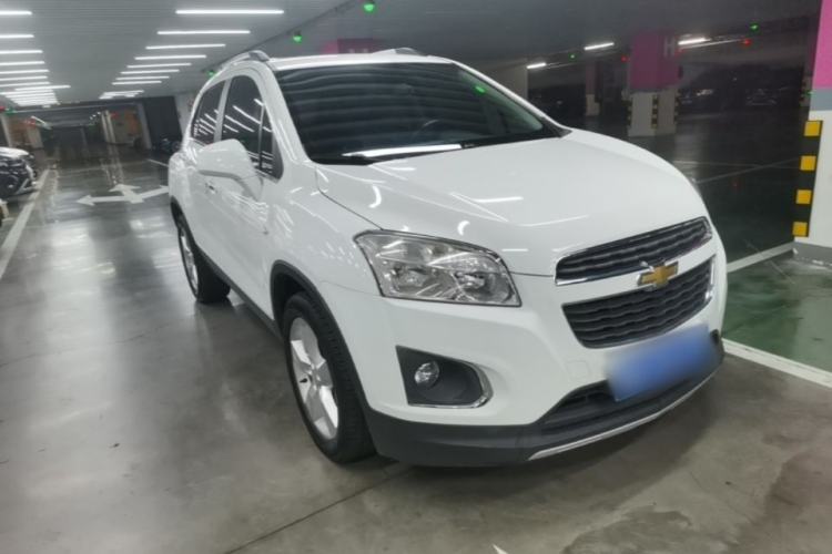 Used Chevrolet Trax 2014 1.4T Automatic All-Wheel Drive Flagship Version Front Right 45 Deg