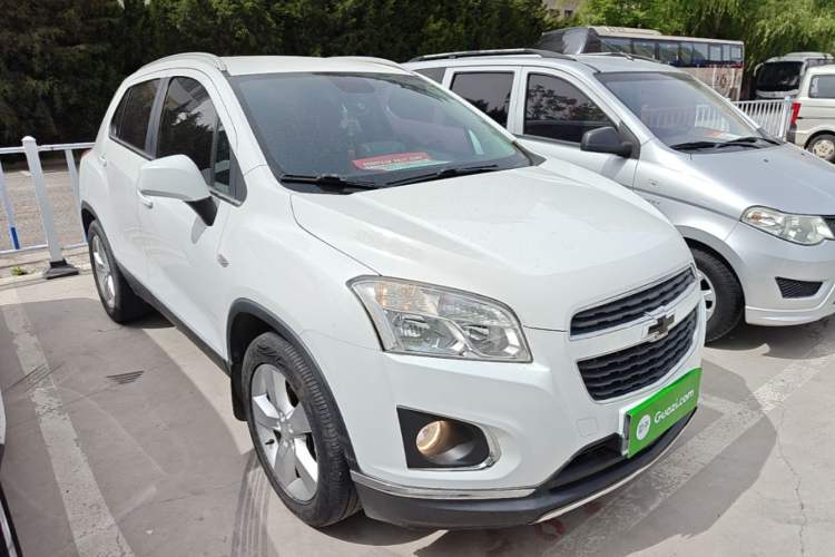 Used Chevrolet Trax 2014 1.4T Manual Two-Wheel Drive Comfort Model Front Right 45 Deg