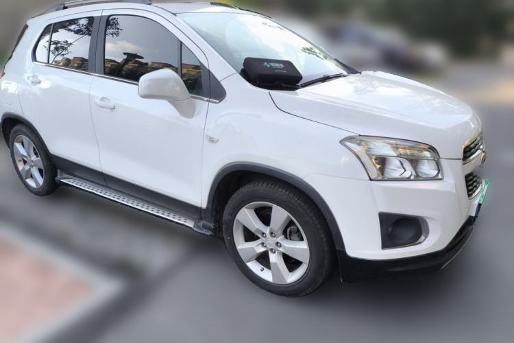 Used Chevrolet Trax 2014 1.4T Automatic Two-Wheel Drive Luxury Model Front Right 45 Deg