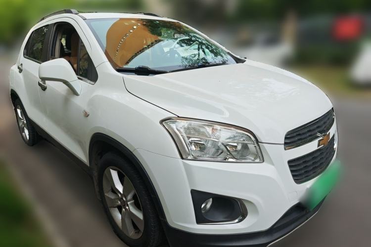 Used Chevrolet Trax 2014 1.4T Automatic Two-Wheel Drive Luxury Model Front Right 45 Deg