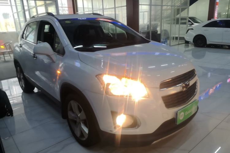 Used Chevrolet Trax 2014 1.4T Automatic Two-Wheel Drive Luxury Model Front Right 45 Deg