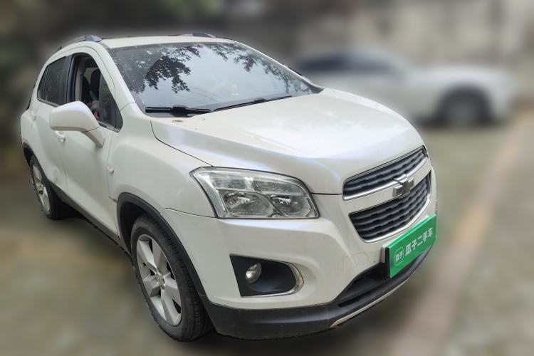 Used Chevrolet Trax 2014 1.4T Automatic Two-Wheel Drive Luxury Model Front Right 45 Deg