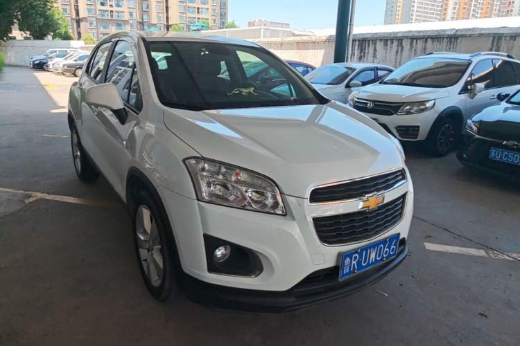 Used Chevrolet Trax 2014 1.4T Manual Two-Wheel Drive Comfort Model Front Right 45 Deg