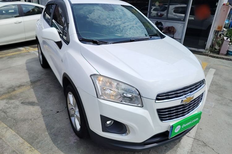 Used Chevrolet Trax 2014 1.4T Manual Two-Wheel Drive Comfort Model Front Right 45 Deg