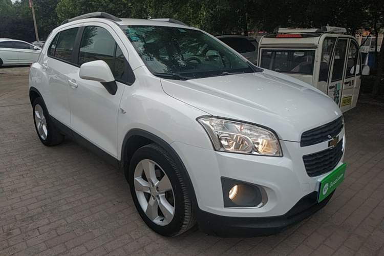 Used Chevrolet Trax 2014 1.4T Manual Two-Wheel Drive Comfort Model Front Right 45 Deg