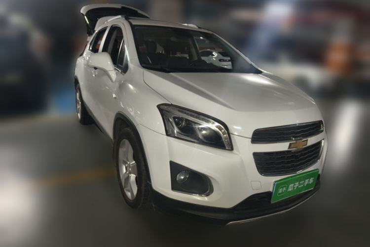 Used Chevrolet Trax 2014 1.4T Automatic Two-Wheel Drive Luxury Model Front Right 45 Deg