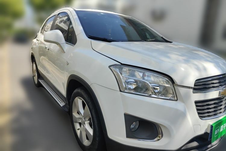 Used Chevrolet Trax 2014 1.4T Automatic Two-Wheel Drive Luxury Model Front Right 45 Deg