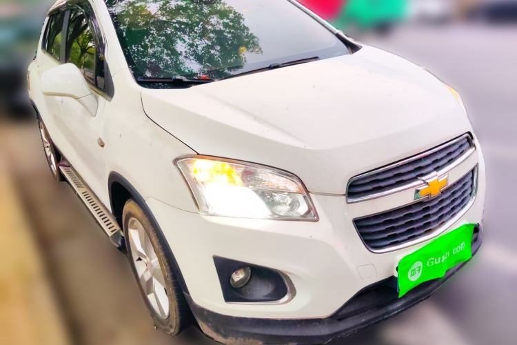 Used Chevrolet Trax 2014 1.4T Automatic Two-Wheel Drive Luxury Model Front Right 45 Deg