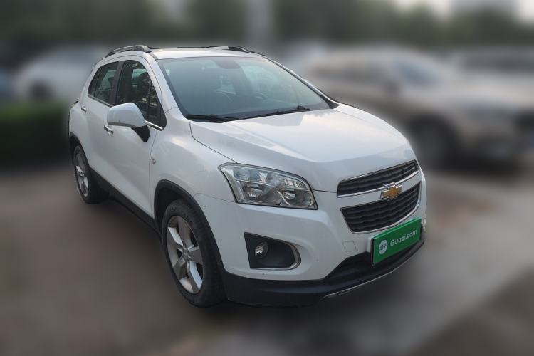 Used Chevrolet Trax 2014 1.4T Manual Two-Wheel Drive Comfort Model Front Right 45 Deg